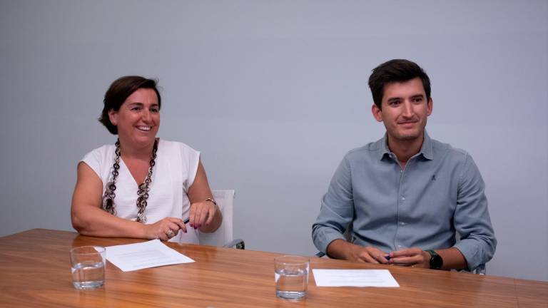 LLYC_Global's tweet photo. 🗣️"Esperamos cerrar entre dos y tres operaciones más en lo que queda de año" explican @guisasola_marta y Javier Gibert en @elEconomistaes sobre el balance y próximos pasos de las inversiones de #LLYCVenturing
📰https://t.co/1reyLlECJg https://t.co/gkumgutIsZ