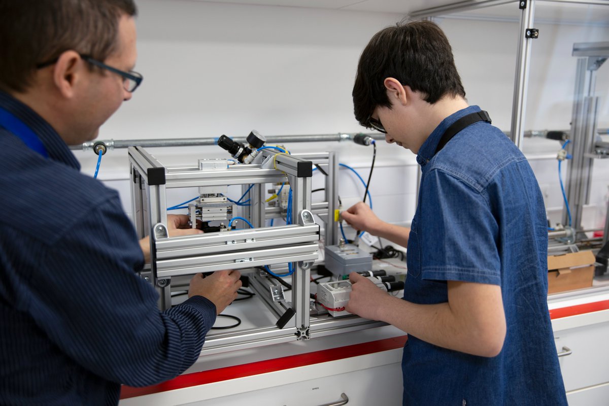 SepuraLtd's tweet photo. Last week, work experience student Alec joined the #Sepura team at our Head Office in Cambridge, UK!

During his time here, Alec worked in three different areas: Repairs, Mechanical Verification and #AcousticTesting. 

Read more in the thread below 👇 (1/4)

#LifeAtSepura https://t.co/8EPi42w55H