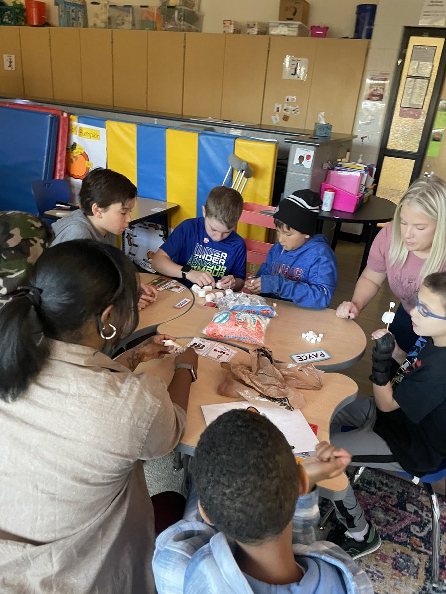 In today’s energizer activity in LINKS, we worked in teams to see which team could create the tallest structure out of marshmallows and toothpicks! <a href="/HarlanElem/">Harlan Elementary</a> <a href="/BirminghamPS/">Birmingham Schools</a> #peertopeer #teamwork