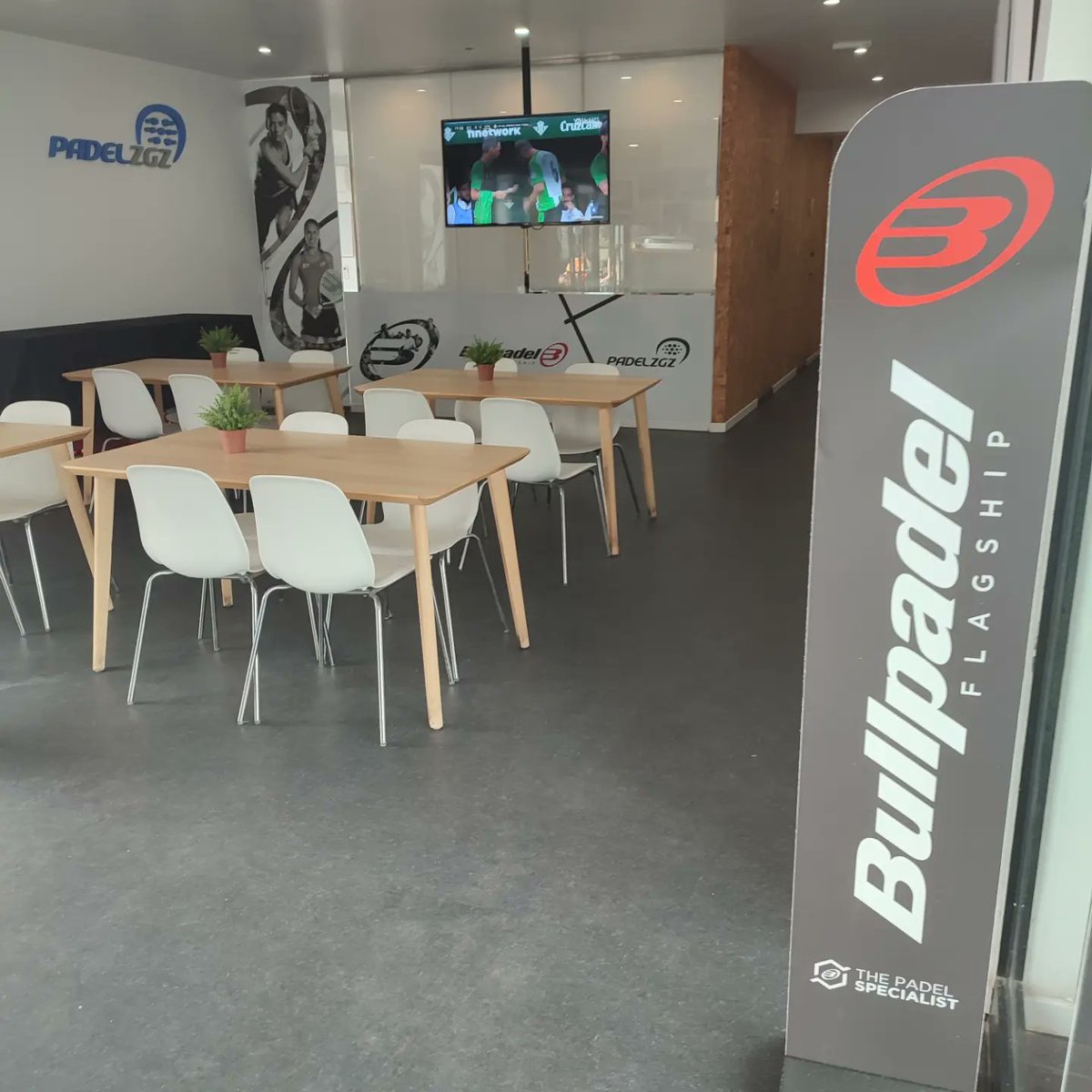 Padelzaragoza's tweet photo. Nuestras instalaciones y oficinas ya están cambiando como club oficial @bullpadelsport y sólo es el primer paso. Ya contamos con los vinilos y tótems de Bullpadel Flagship.
Más novedades próximamente...
#padel #padelzaragoza #bullpadel https://t.co/3MkttaDnxA