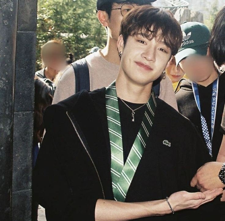 beyondyasmin's tweet photo. bang chan’s bday post for lee know is throwback back to when skz went to universal studios <3 https://t.co/6yp2iIzK4J