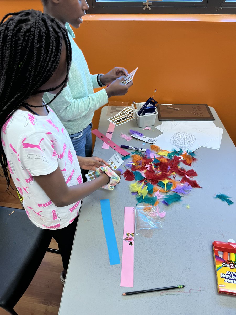 I Would Rather Be Reading tweet media