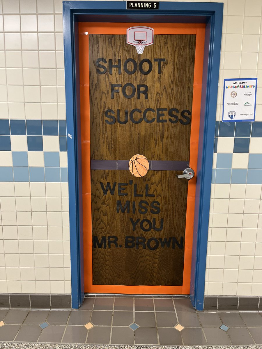 fcpsamberduong's tweet photo. How do you know you have made an impact on a school and will be missed without saying it outloud ? @Stein_FCPS @LbSmoovGame https://t.co/epTbx3Xip3
