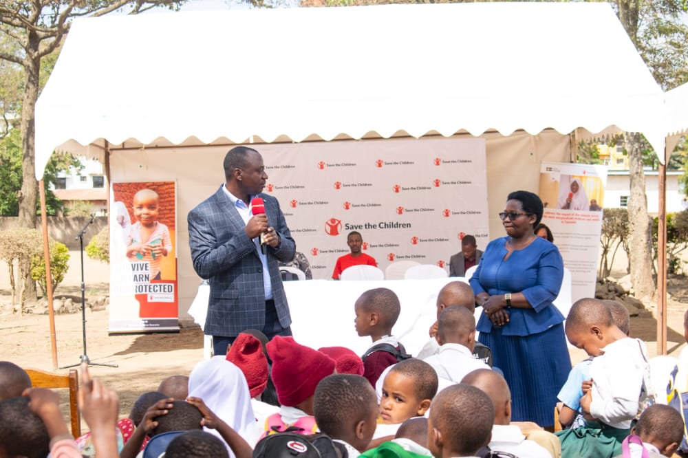 scitanzania's tweet photo. Save the Children organized a community outreach event as part of #CSOWeek2022 at Levolosi Primary School to share stories and experience on child participation and child protection. We also worked with  @maendeleoyajamii to launch Child Protection Desks in this school https://t.co/WZ7QweXIIV