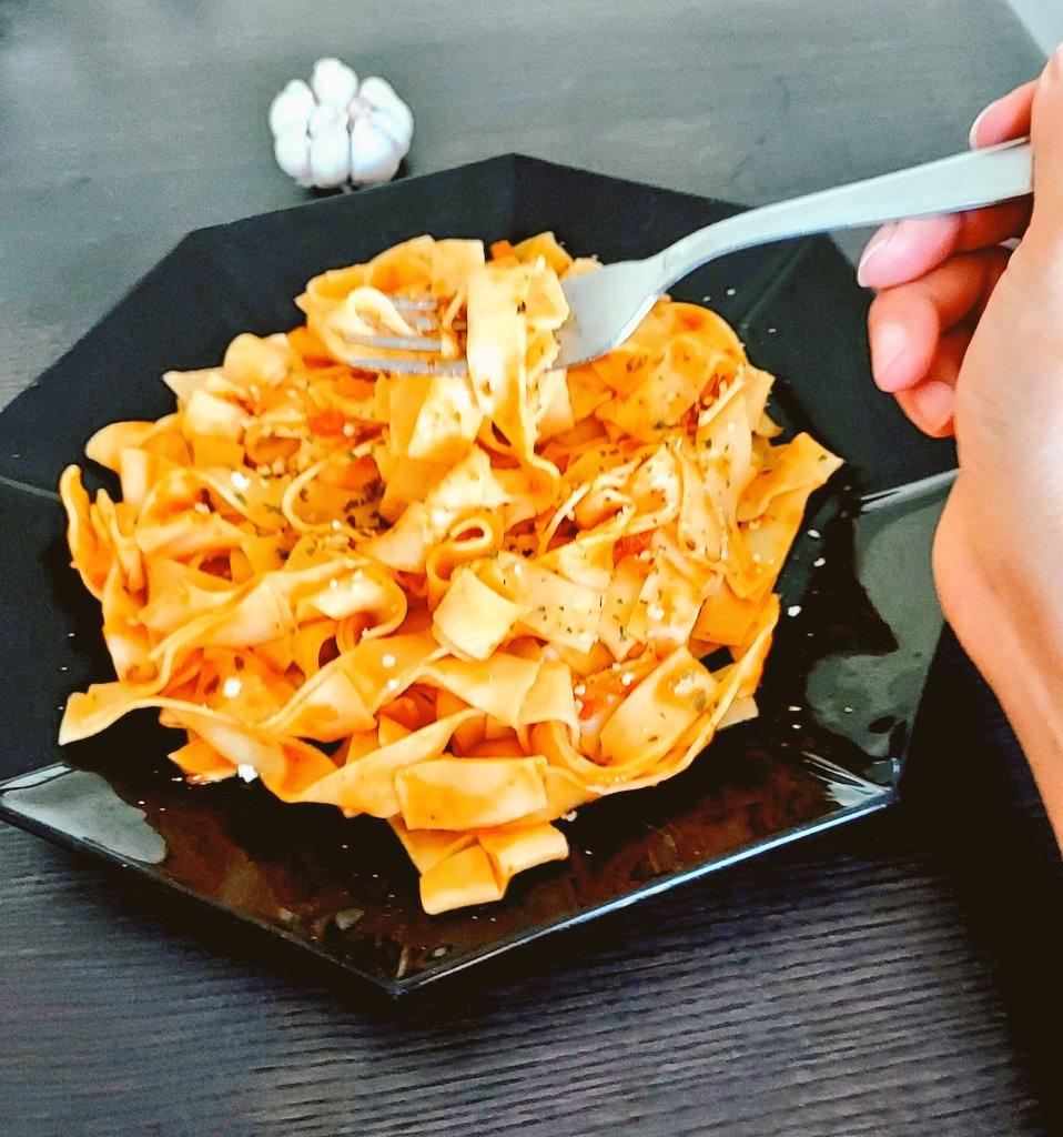 SLfarh's tweet photo. Voici deux nouveaux alliés #CarrefourBio, fabriqués en France, pour concocter un savoureux plat de pâtes pour un moment gourmand en famille ou entre ami(e)s avec de BONS PRODUITS À PETITS PRIX !
Merci @CarrefourFrance @trnd_fr
#MonBioàPetitPrix https://t.co/EoaO9peLXF