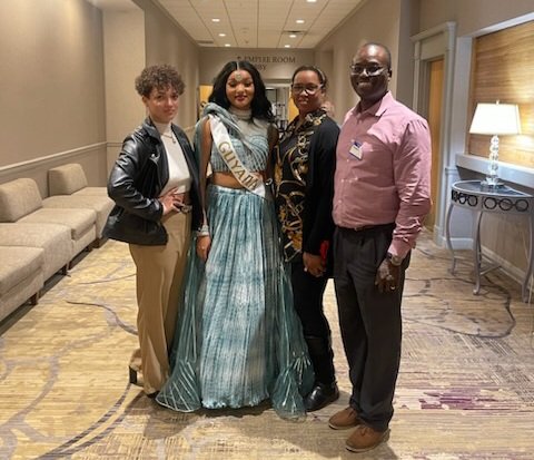 My daughter Kini was asked to represent #Schenectady 🇺🇸 and #Guyana 🇬🇾 in this year's Miss Festival of Nations! 

I am so proud of you Kini! Good luck! 

news10.com/community/fest…