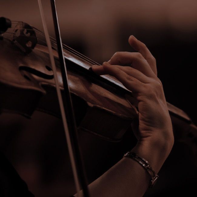 #vkook
"Мальчик лампочка"

Глава 3:

" - Обещаешь? — у парня взгляд такой несчастный, загнанные звери в клетках не так жалко смотрят на всё вокруг себя как он."

ficbook.net/readfic/116908…