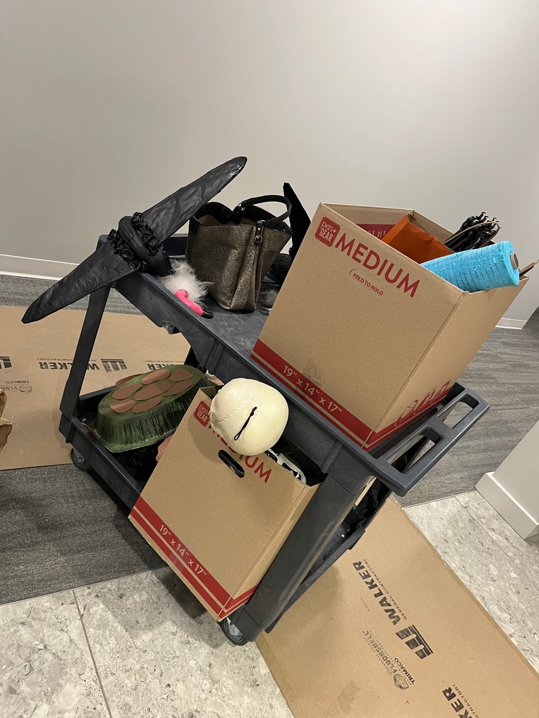 StratasKitchen's tweet photo. Did someone say Halloween?

By the end of the day, our offices will have exploded in spook.

Stay tuned!

#Halloween #Spooky #Fun https://t.co/XkpyRfxyl6