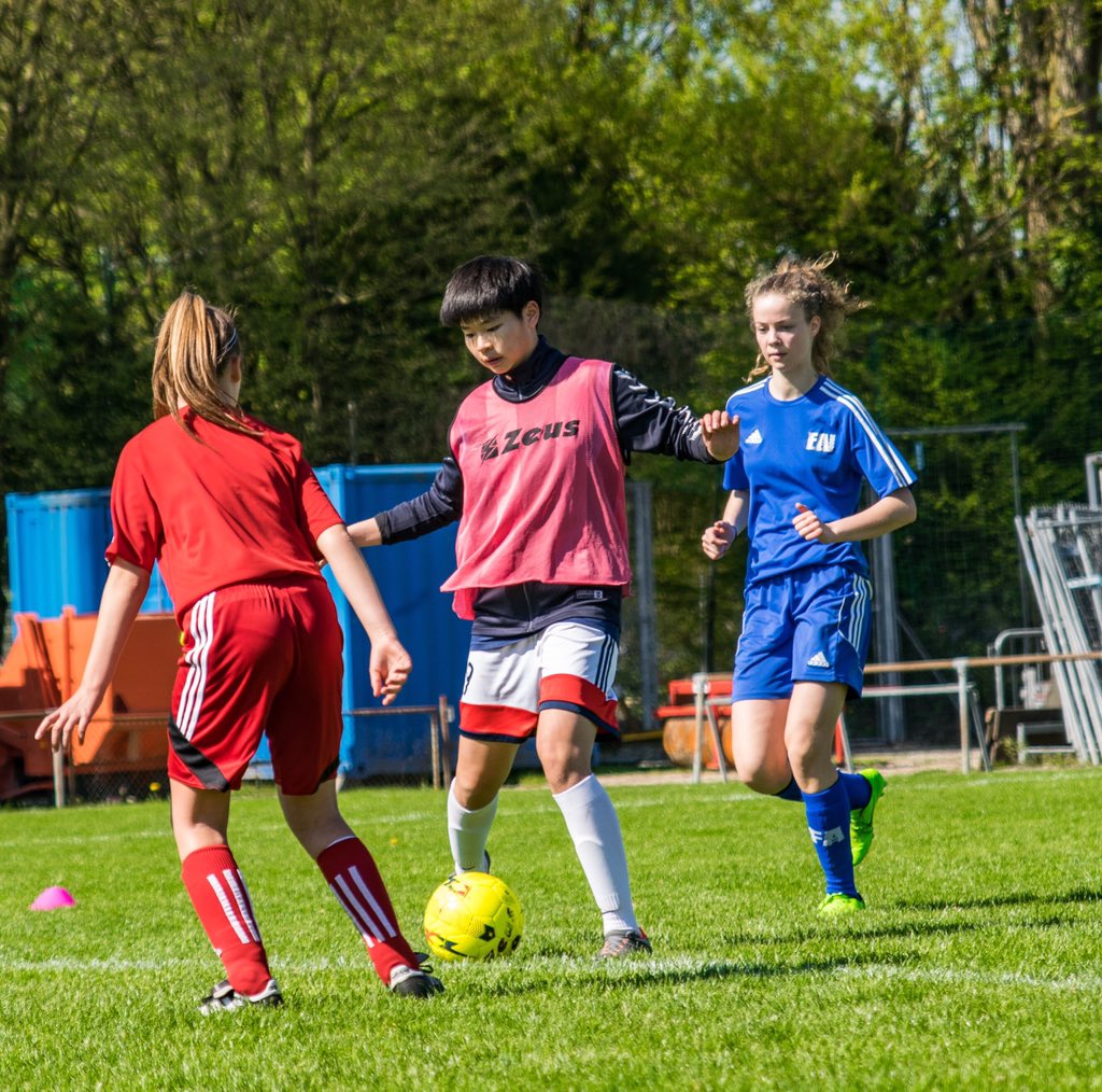 Happy birthday Jimin!! 🥳 May your birthday and this year be filled with smiles, health and happiness! All the best from your #11fam #birthday 😃