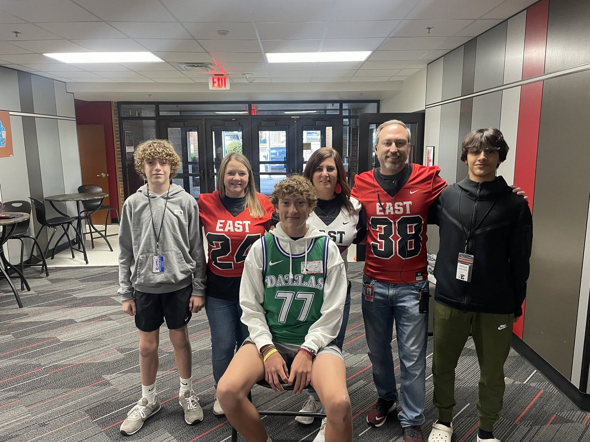Bronco Admin with their football players!!! Amazing kids on and off the field! #broncosignite <a href="/broncos_east/">Coppell East Bronco Athletics</a> <a href="/alissaag02/">Alissa Womack</a> <a href="/mkarnold/">Melissa Arnold</a> @goatborenstein