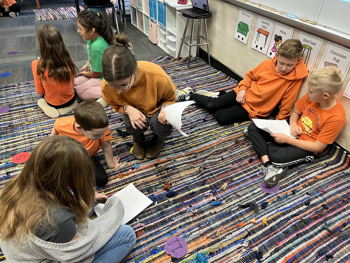 jg_risinger's tweet photo. Ms. Simonton, 1st year teacher, explicitly modeling partner reading expectations 🙌 co-teaching with @MrsRush_5 to incorporate some ELL strategies. @RStar512 #youbelonghere https://t.co/Puau4QxJ9N
