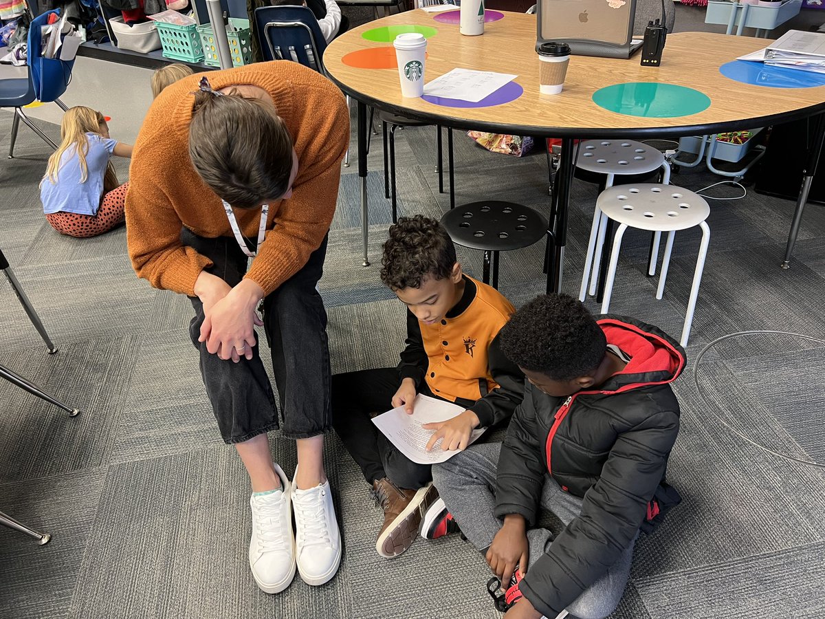 jg_risinger's tweet photo. Ms. Simonton, 1st year teacher, explicitly modeling partner reading expectations 🙌 co-teaching with @MrsRush_5 to incorporate some ELL strategies. @RStar512 #youbelonghere https://t.co/Puau4QxJ9N