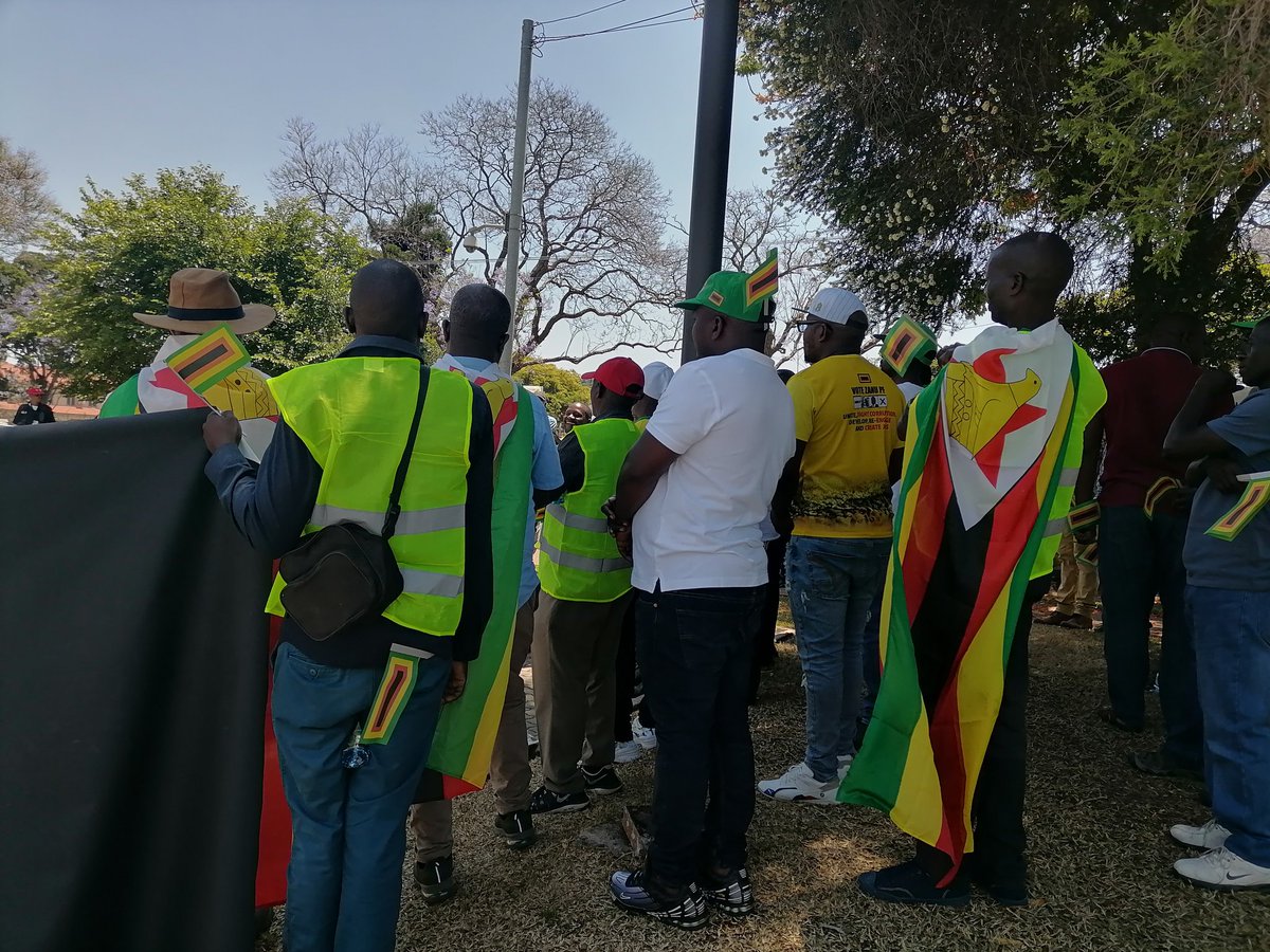 Breaking News: Zimbabweans in South Africa are gathered at the USA Embassy in Pretoria demanding for the Unconditional removal of the Illegally imposed US Sanctions on Zimbabwe.

<a href="/Mug2155/">Mug</a> <a href="/KMutisi/">𝑲𝒖𝒅𝒛𝒂𝒊 𝑴𝒖𝒕𝒊𝒔𝒊</a> <a href="/mimmitwit/">Amai Boy Award Winning</a>  <a href="/LandNoli/">Izwe Lethu</a> <a href="/Auzqn/">AN💫💫⭐️</a> <a href="/matinyarare/">Rutendo Matinyarare</a> @_AfricanSoil 

#ZimSanctionsMustGo