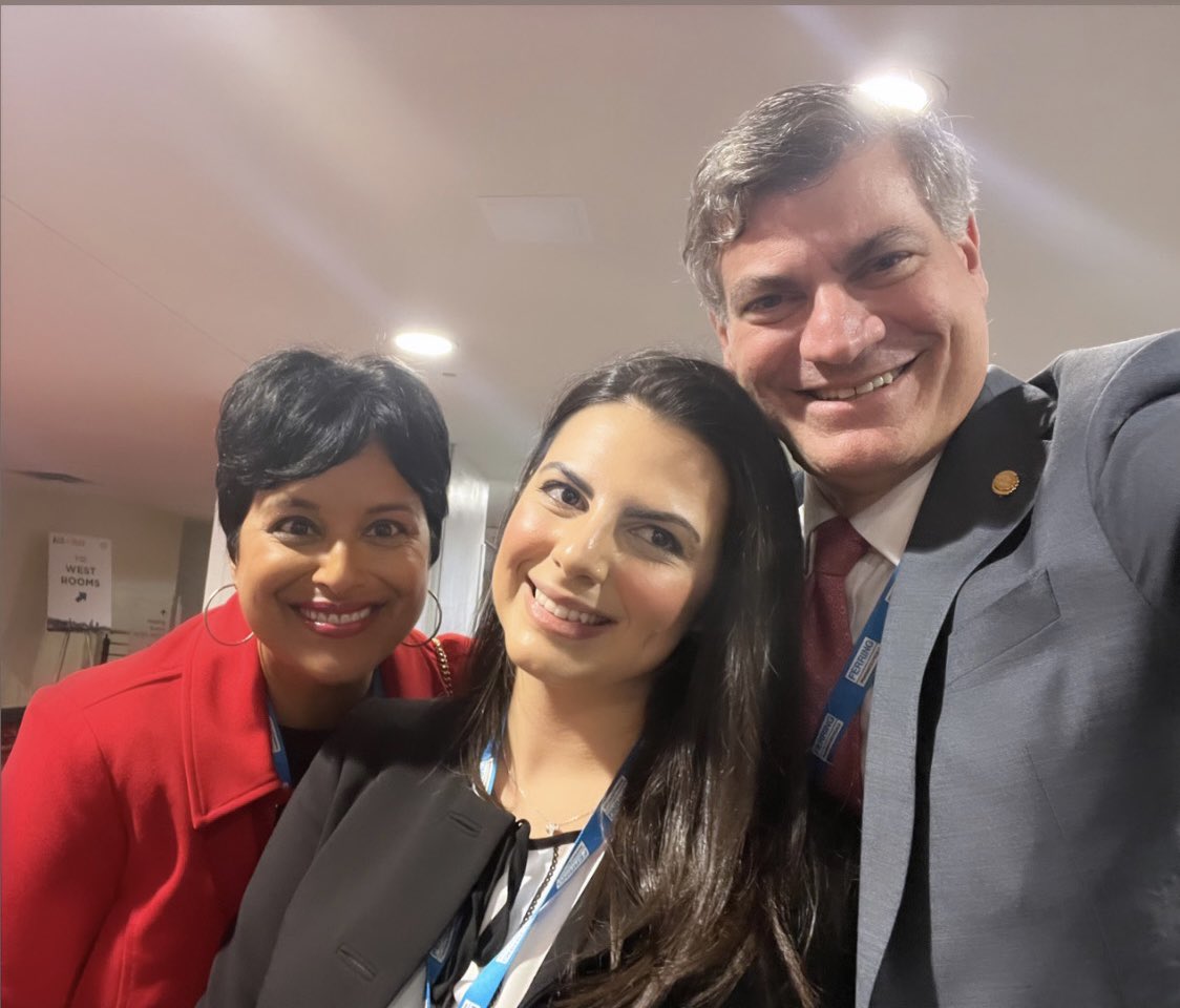 Gres Karim, MD (@gres_karim) on Twitter photo So incredibly honored and excited to meet <a href="/NeenaSAbrahamMD/">Neena S Abraham MD MACG FASGE AGAF</a> and <a href="/MarkPochapin/">Mark B. Pochapin, MD</a> <a href="/AmCollegeGastro/">ACG</a> #ACG2022. Such inspiring leaders and role models in GI! #GITwitter So incredibly honored and excited to meet <a href="/NeenaSAbrahamMD/">Neena S Abraham MD MACG FASGE AGAF</a> and <a href="/MarkPochapin/">Mark B. Pochapin, MD</a> <a href="/AmCollegeGastro/">ACG</a> #ACG2022. Such inspiring leaders and role models in GI! #GITwitter