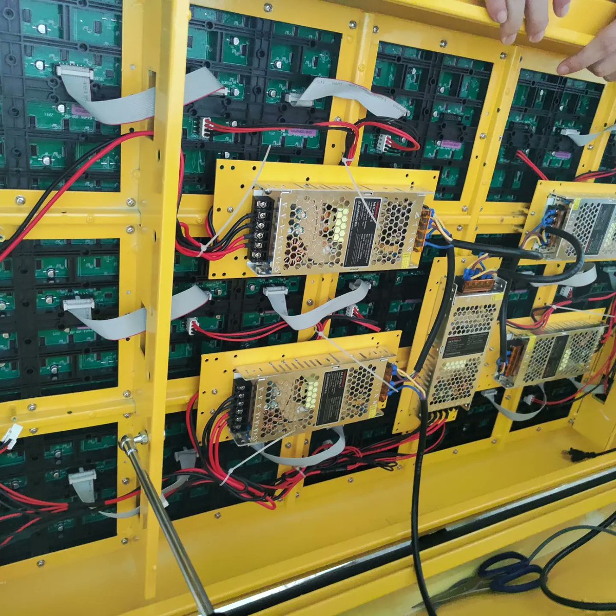 Weiye_Roger's tweet image. Outdoor P3 light pole screen Screen size: 576x1152mm
Refresh rate: 3840Hz 1/16s
Brightness: 5000cd/M²
Aging test
Please contact me and take the initiative to bring you perfect service and higher quality products
#ledwalldisplay #leddisplayscreen #ledposter #ledindoor