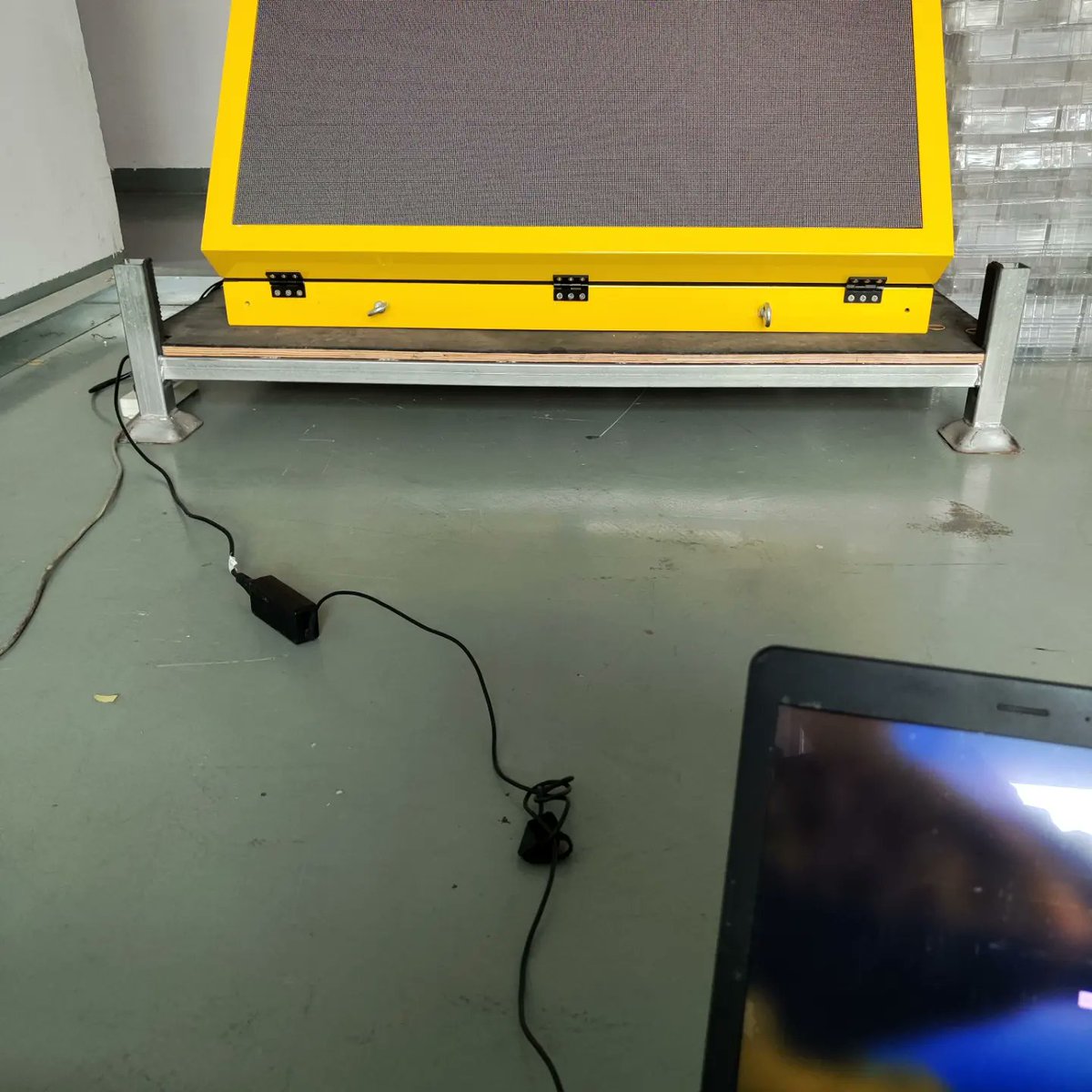 Weiye_Roger's tweet image. Outdoor P3 light pole screen Screen size: 576x1152mm
Refresh rate: 3840Hz 1/16s
Brightness: 5000cd/M²
Aging test
Please contact me and take the initiative to bring you perfect service and higher quality products
#ledwalldisplay #leddisplayscreen #ledposter #ledindoor