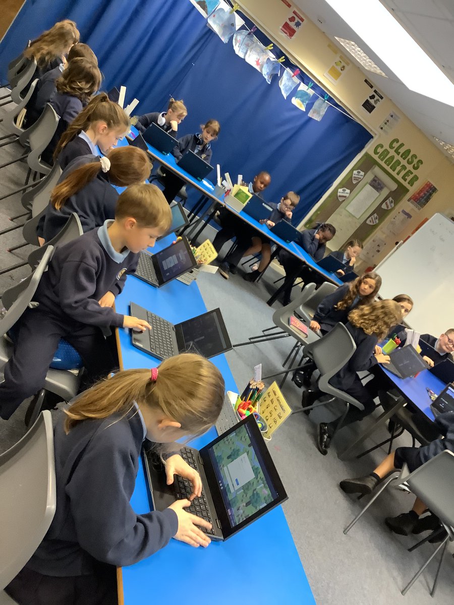 STBPrm's tweet photo. Best Day Ever! Minecraft @Technocamps and from Cardiff University. Diolch yn fawr! 😊��🙌 @CSC_DigiLearn #compuationalthinking #ambitiouscapablelearners https://t.co/eEtYemgubI