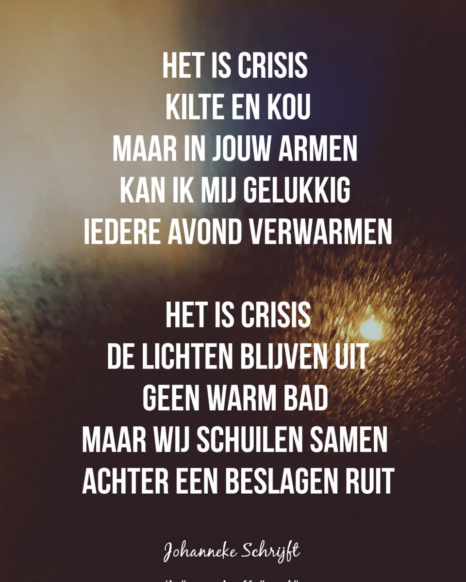 jo_schrijft's tweet photo. Vandaag zijn mijn man en ik drie jaar getrouwd. Ik laat aan jouw eigen verbeelding over of met een peuter in huis onze ramen echt nog iedere avond beslagen zijn😉 Maar hoe dan ook is er liefde in overvloed ❤️

#trouwdag #huwelijk #energiecrisis https://t.co/2xWg3aHcVJ
