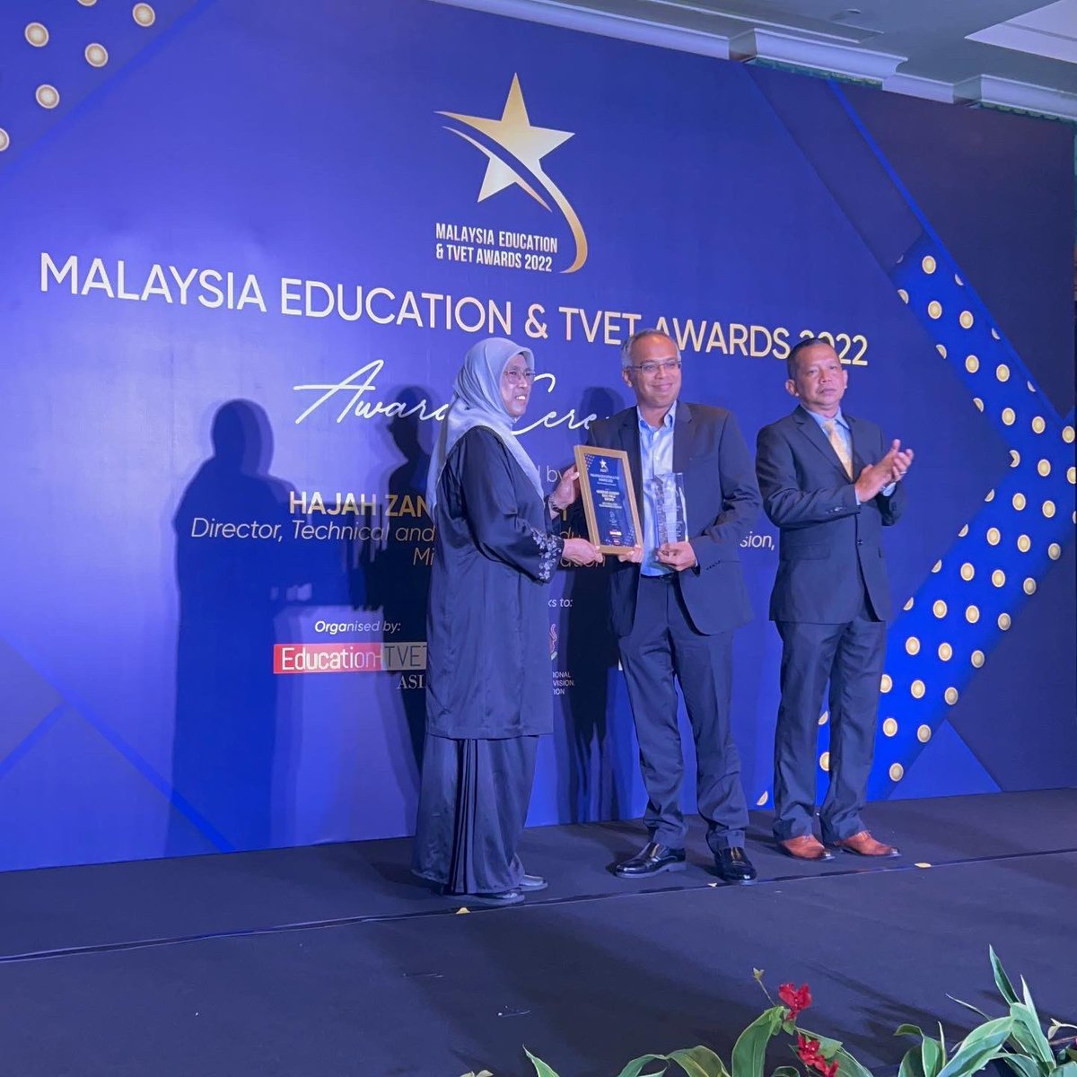 headstart_my's tweet photo. A huge shout out to our team at Headstart Academy! We are honoured and pleased to be awarded as BEST SPECIAL NEEDS EDUCATION SERVICE PROVIDER by MALAYSIA EDUCATION + TVET AWARDS 2022. https://t.co/SyetiGusnb
