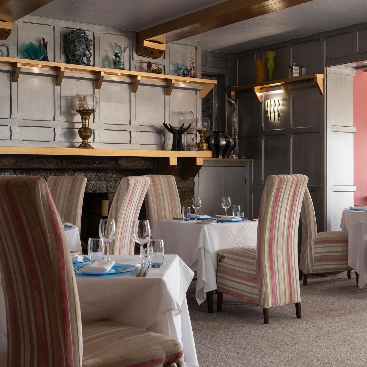 WeAcceptPets's tweet photo. Not only will you be spoilt staying at the Talland Bay Hotel but so will your four-legged friend. On arrival, they will receive a welcome hamper.
https://t.co/hwm4yWJ564
#Porthallow #Looe #Cornwall #Hotel #Spoilt #WelcomeHamper #Treats #DogsWelcome #SeaViews #Magical #Coastal https://t.co/jaj0fB7WNl