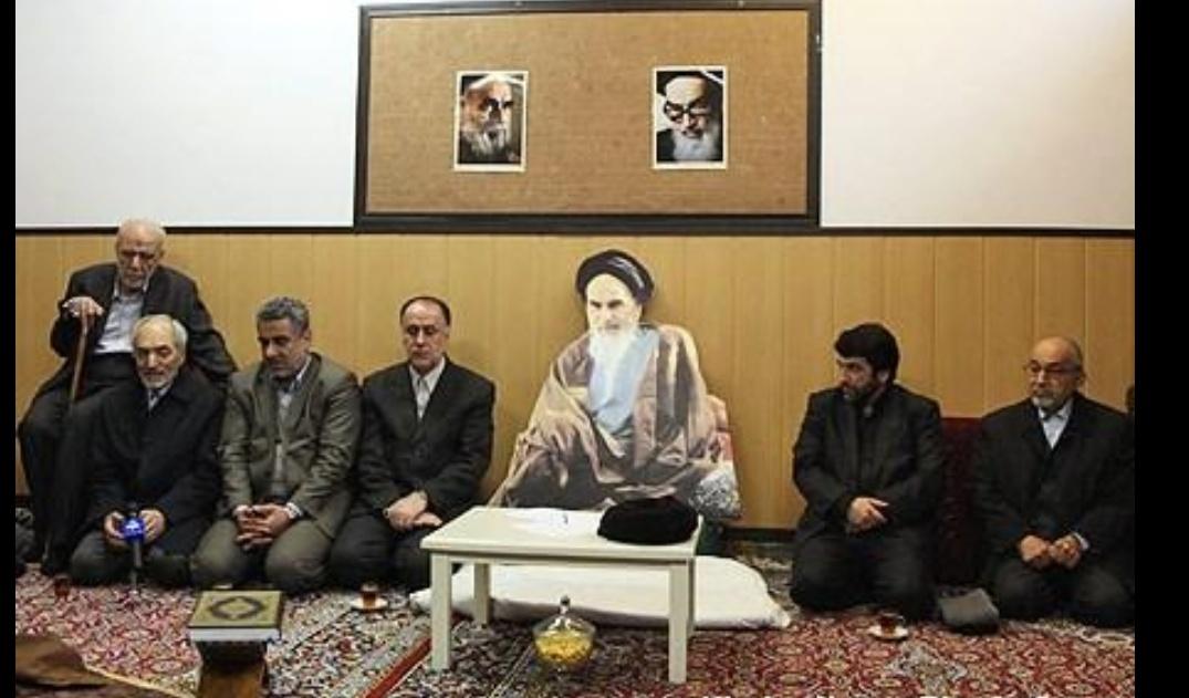 شما یادتون نمیاد
ی زمانی اینا ماکت خمینی و درست کرده بودن
و به معنای واقعی باهاش خاله بازی میکردن
حتی بهش شکلاتم تعارف میکردن :))))
مملکت هم داره رو دست این ماکت سازا میچرخه...

#مهسا_امینی
#IranRevoIution