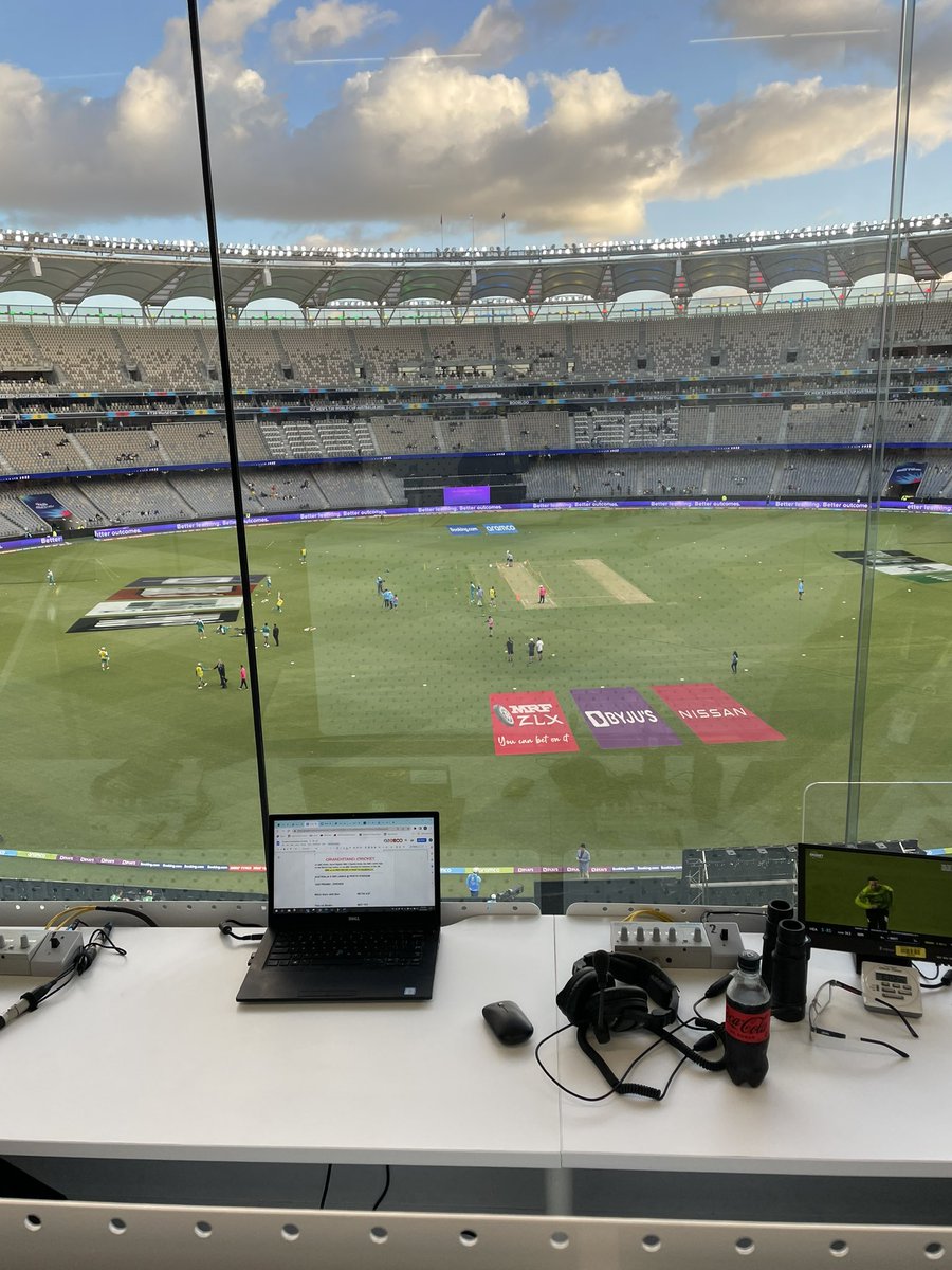 BenCameron23's tweet photo. In position for Australia’s must-win World Cup match against Sri Lanka… 

@abcsport @ClintWheeldon @JDorff5 https://t.co/A2HCxxVH8K