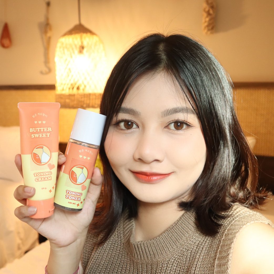 jubejann's tweet photo. พลีชีพเล้ยย! รีวิวความปัง saydewvy🧚🏻‍♀️✨ #เซ็ตฟื้นฟูรักแร้คูณสอง ก่อนใช้คือรักแร้คล้ำจนไม่กล้าใส่เสื้อแขนสั้น แจนใช้คู่นี้มาเรื่อยๆผิวใสขึ้นมาก รอยดำกับหนังไก่ลดลง ตัวโทนเนอร์ช่วยผลัดผิวเก่า แล้วทาครีมบำรุงต่อเลย กลิ่นหอมติดผิวทั้งวัน🥰 #saydewvythailand #buttersweet #saydewvy https://t.co/CAEqjBRUYM