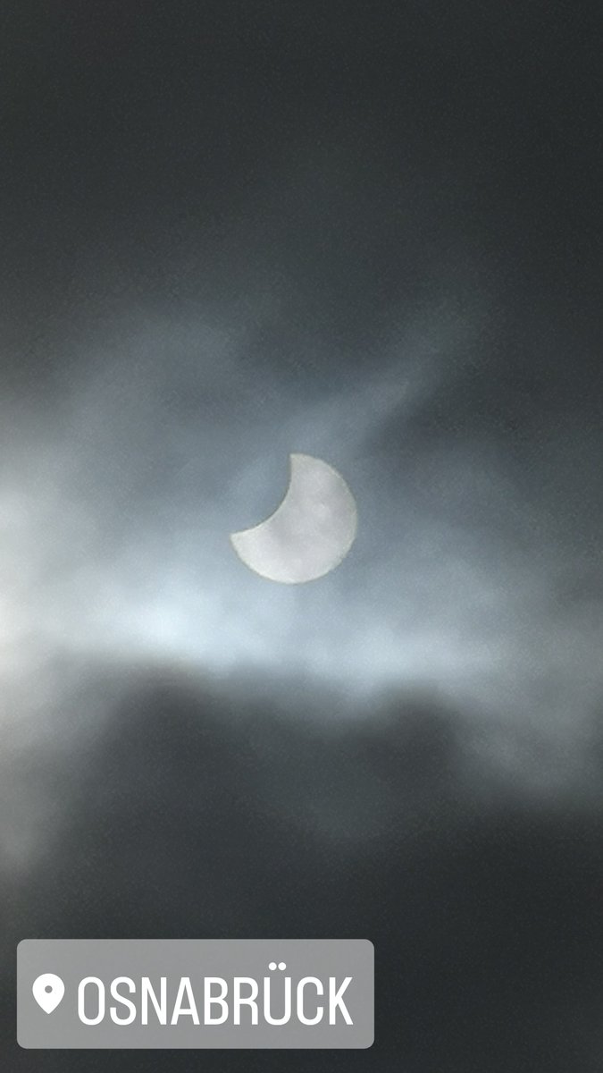 thomastepe's tweet photo. Okay, ein bisschen was geht doch.

#Sonnenfinsternis #Osnabrück https://t.co/rROuu3Mgdv