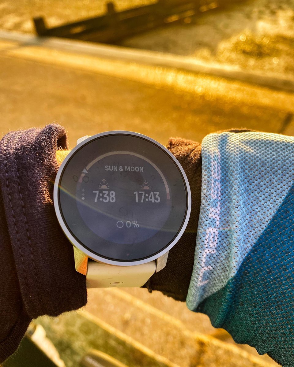 Laura Kennington tweet media