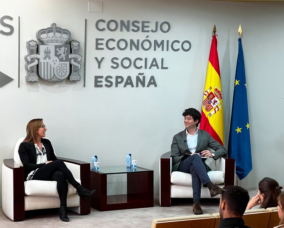 BASF_AgroES's tweet photo. #EnDirecto 🤳 #️⃣ #AgroMillennials 

Nuestra compañera @NicoTrombini explica como desde #BASFAGRO llevamos años apostando por acercarnos a los agricultores a la hora de comunicar y acompañar en su día a día, probando productos y viviendo la experiencia con ellos 👍

Sigue hilo ⤵️ https://t.co/uXM5IkNDPy