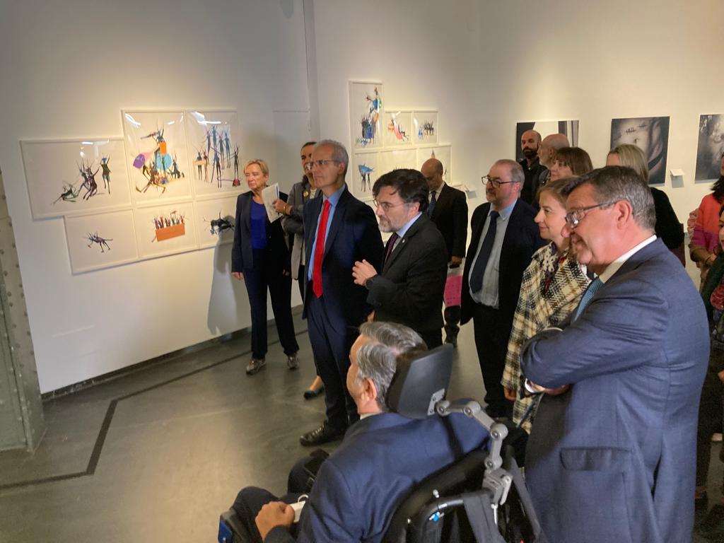 Hoy inauguramos la octava edición de nuestra Bienal de Arte Contemporáneo,  bajo el lema 'Mujer y Discapacidad'.

Una muestra que estará en <a href="/centrocentro/">CentroCentro</a> en #Madrid hasta el próximo 29 de enero.

#BienalArteFONCE
#AccesibilidadFONCE