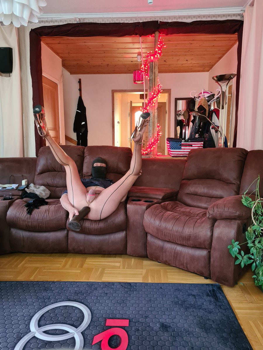Pickiz11's tweet photo. Loveee this dildo 🥰❤️🧡💋 https://t.co/aNHpnYlGzX