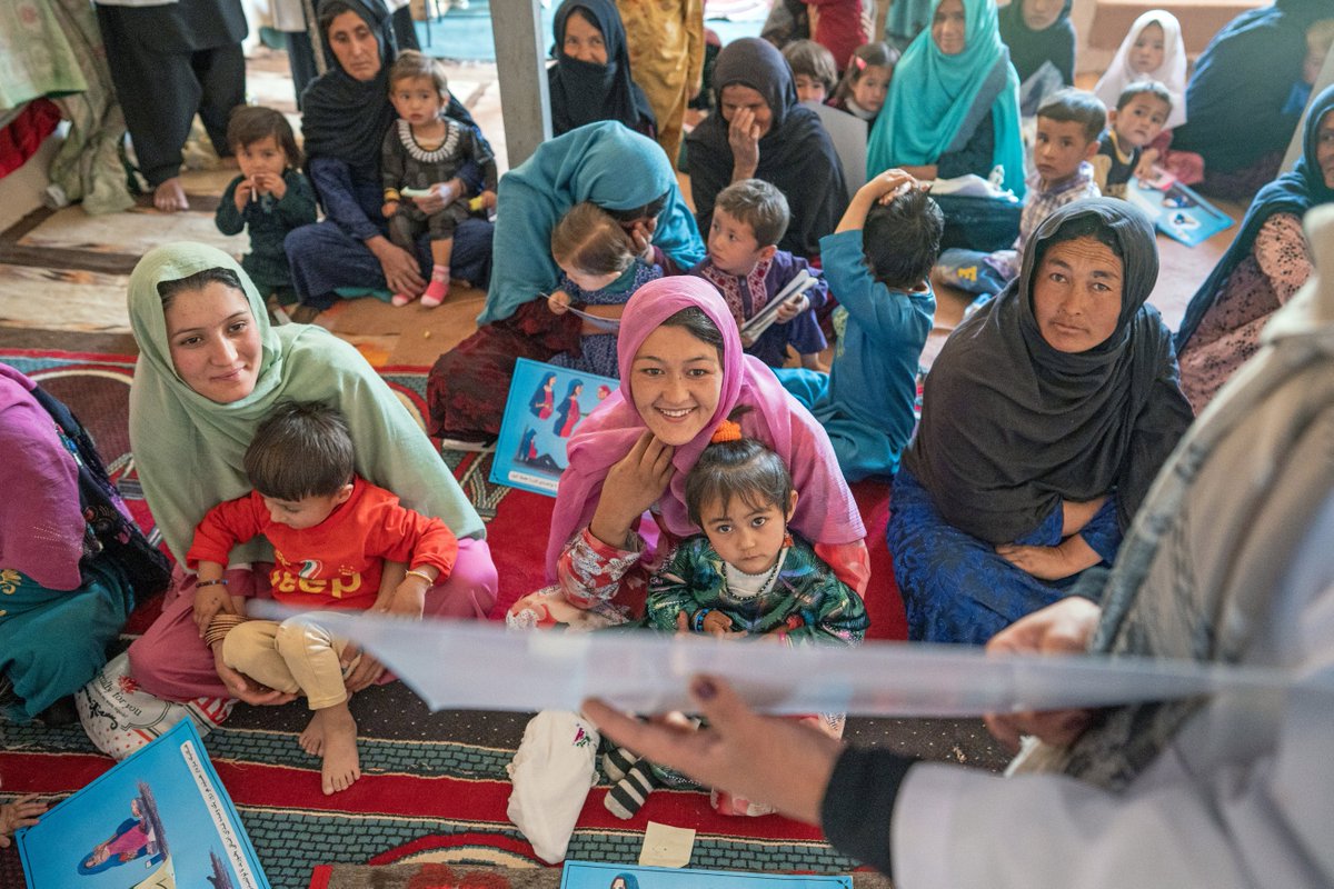 “Many women don't get the importance of breastfeeding, nutrition & diet so it’s vital to educate them.' Naz Gul, 24, a nutrition promoter with the UNICEF-supported mobile health & nutrition team in Daikundi. Thanks to @USAIDSavesLives for joining @UNICEFAfg & making it possible.