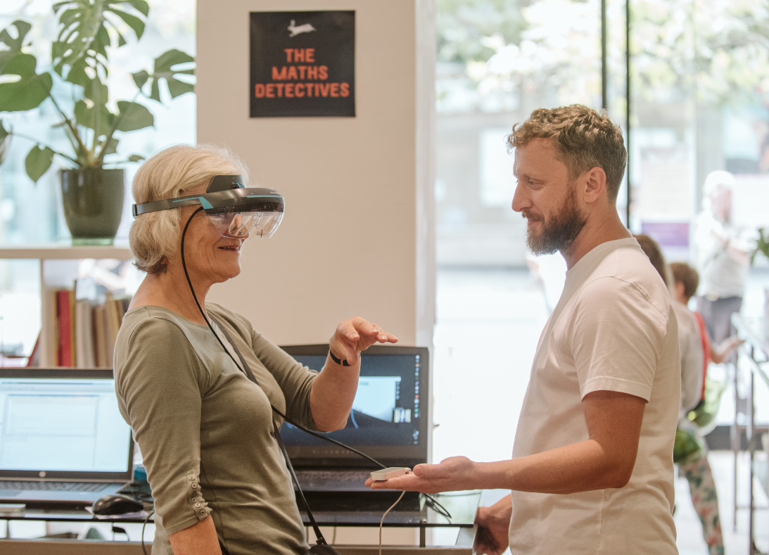UofE_Research's tweet photo. Work with us! The @UniofExeter are recruiting for two roles that will support our public-facing activities and engagement with research across the university.
--- Engaged Research Manager 👉https://t.co/sjO5qXEBcb
--- Public Engagement &amp; Communications👉https://t.co/y5XhFBxYLX https://t.co/kjtIvDwqF4