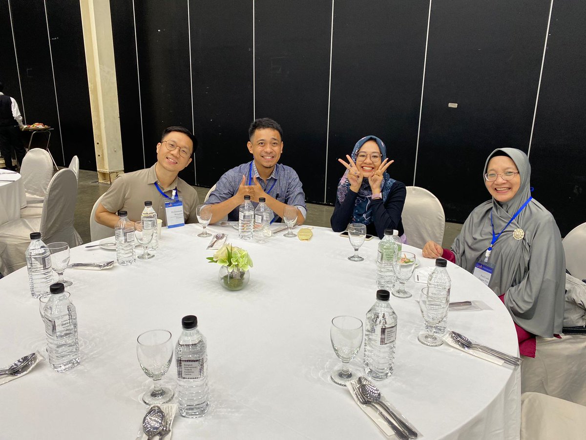 pharmaceuticsUH's tweet photo. Dr @AndiDianPerman1  recieved a travel award to present his work on antifilariasis drug delivery using microneedles on the 20th International Congress for Tropical Medicine and Malaria, Bangkok.

@saintisfarmasi @farmasi_unhas https://t.co/KinFTPmsBl