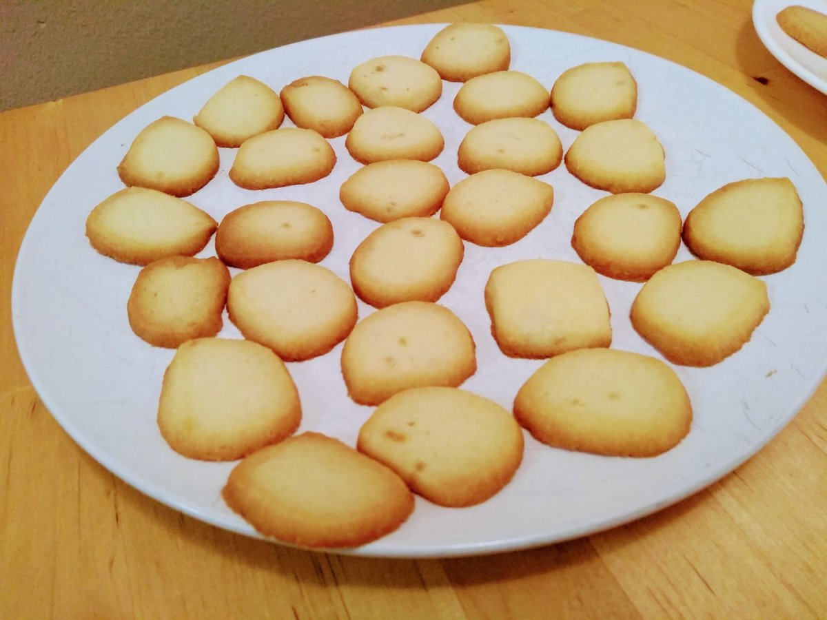 ucsdswigs's tweet photo. Join us for the coffee hour this Wednesday in Tata 1210 at 11am! Free coffee and homemade butter biscuits 😋 https://t.co/xFa2sAKMsk