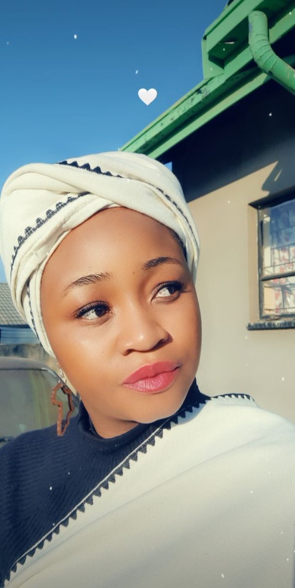 IamBuhle2's tweet photo. https://t.co/sMM2vffezE