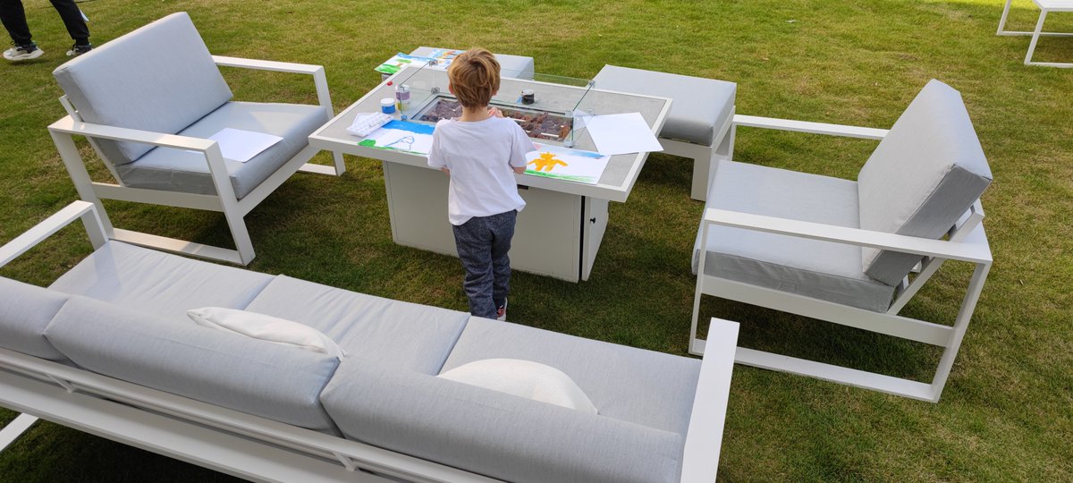 Heynemo_Store's tweet image. Make art under the autumn sunshine.🌟
#heynemo #sofaset #outdoorsofaset #outdoorsofasets #backyarddesign #patiodesign #backyardliving #patiodecor #furnituremakeover #gardenfurniture #patiodesign #patio #gardenstyle #patiogoals #patiolife #porch