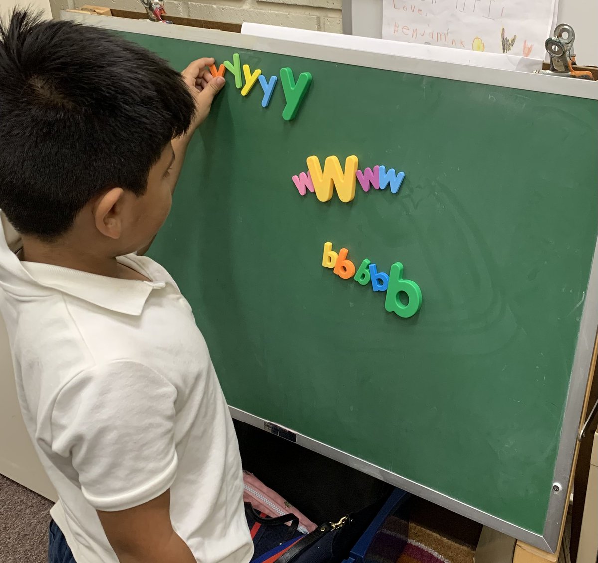lbreadingrecov's tweet photo. Sorting into the child’s groups. Writing with scaffolds. This is we’re all about. #WhateverItTakes #readingrecoveryworks #Personalizedphonics #individuallessons #followthechild #marieclay @rrcna_org https://t.co/4OiBmjzBqa