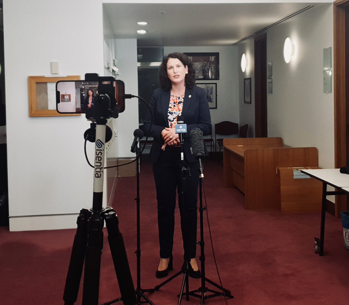 Big night for APS workers and those who rely on public services - 7,500 new PS jobs and measures to address the wasteful spend on consultants. 

Rebuilding the public service will take time, but this is a great start!