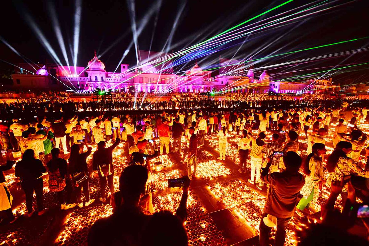 VortexIoT's tweet image. Yesterday marked the start of the Diwali festival!
Diwali, known as the festival of light, is a five-day celebration. People around the world celebrate the occasion to symbolise the victory of light over darkness and good over evil.
We want to wish everyone a happy Diwali!