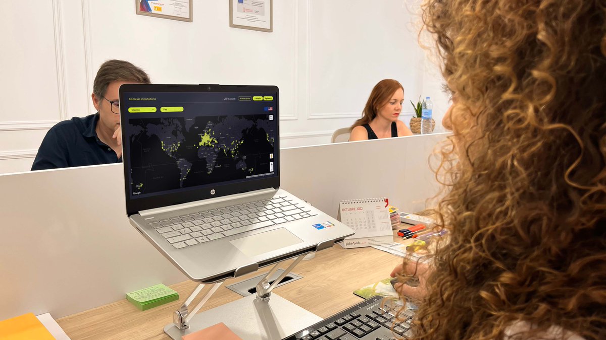 AgroNewsCV's tweet photo. La startup alicantina #IntelligenceTrade lanza al mercado #Moondi un software de inteligencia comercial para impulsar las exportaciones de vino. Toda la información en @AgroNewsCV:

https://t.co/59W5eZ3Qx8 https://t.co/4e3eymcEvO