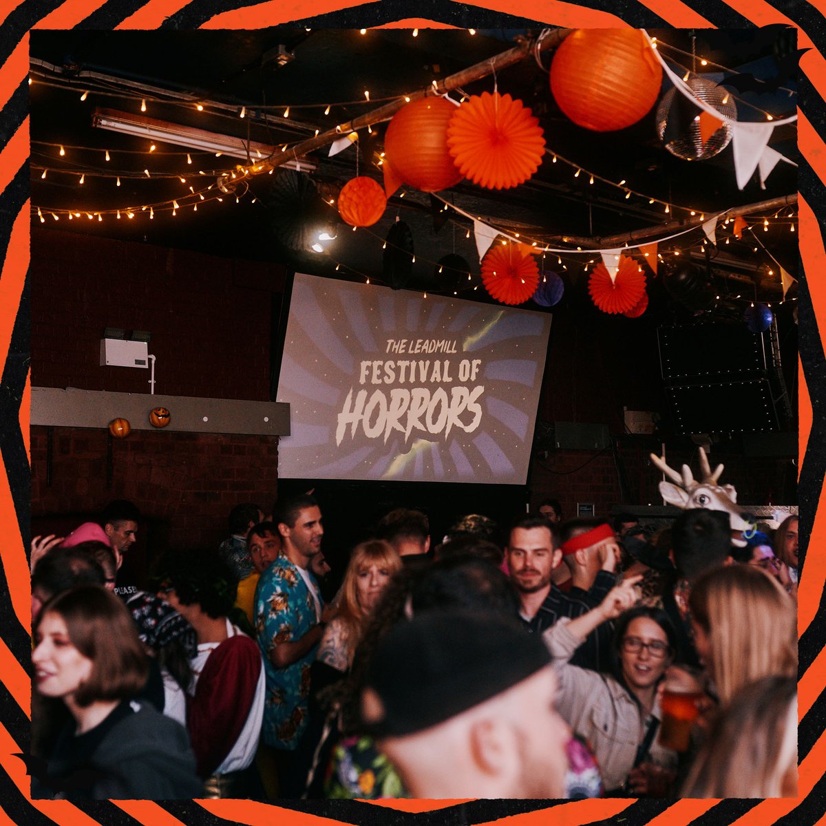 Leadmill's tweet photo. Halloween costumes at the ready!

SONIC Saturday kicks off tonight with 3 rooms of anthems and scarily good drink deals 🎃🦇

Expect 80p vodka mixers, £1.50 doubles and £2 J-Bombs all night long! 🍺

https://t.co/IDdx7LXSY2 https://t.co/H5wepaOCjI