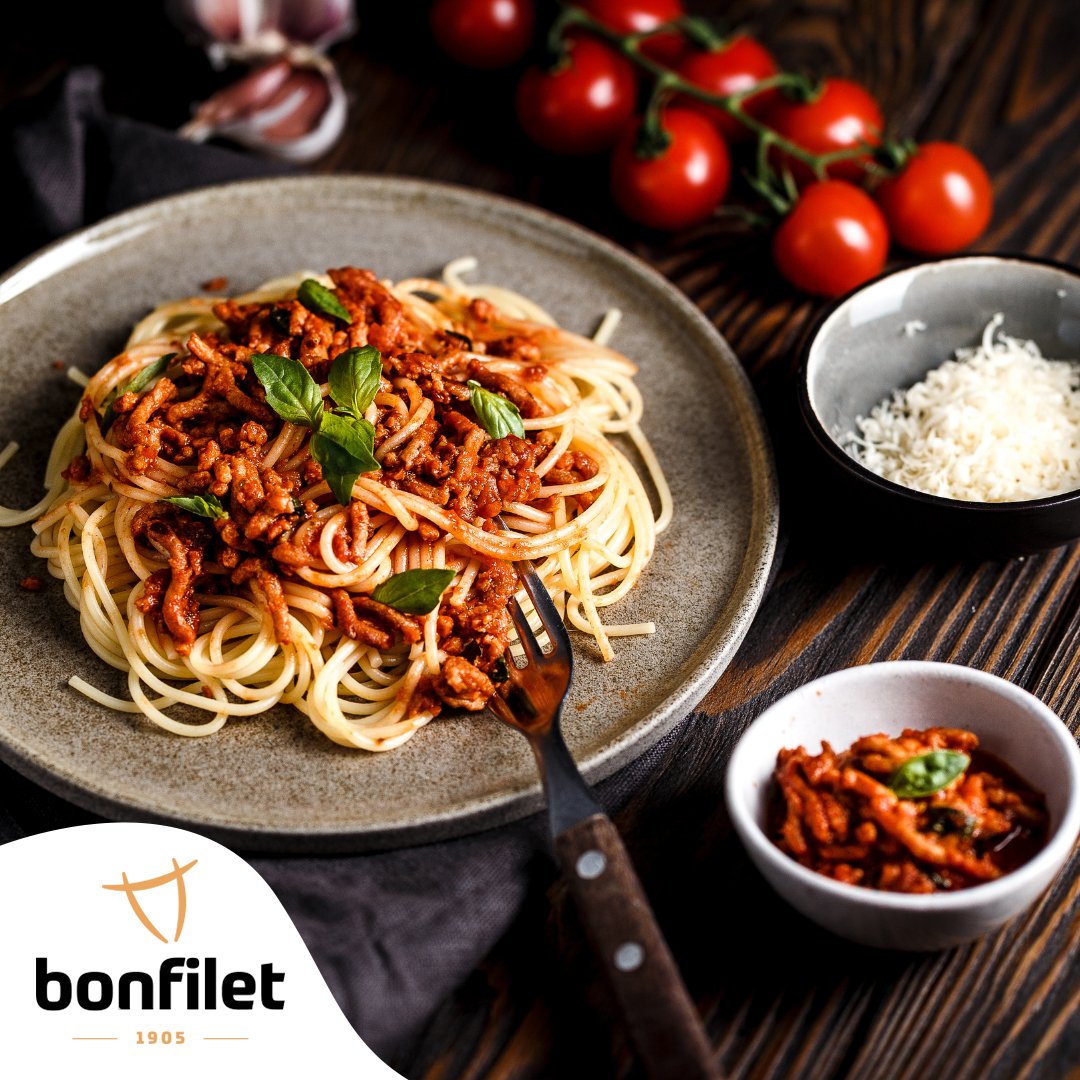 Herkes makarna sever ama kıymalısını ayrı bir sever.🍝 Dünya Makarna Günü’nde bonfilet.com.tr’den sipariş ettiğin dana kıymayla hazırlayacağın sos ile bu pratik lezzeti en gösterişli haline getir.#DünyaMakarnaGünü

#oyunudeğiştir #kendineiyiliket #spaghetti #kıymalısos