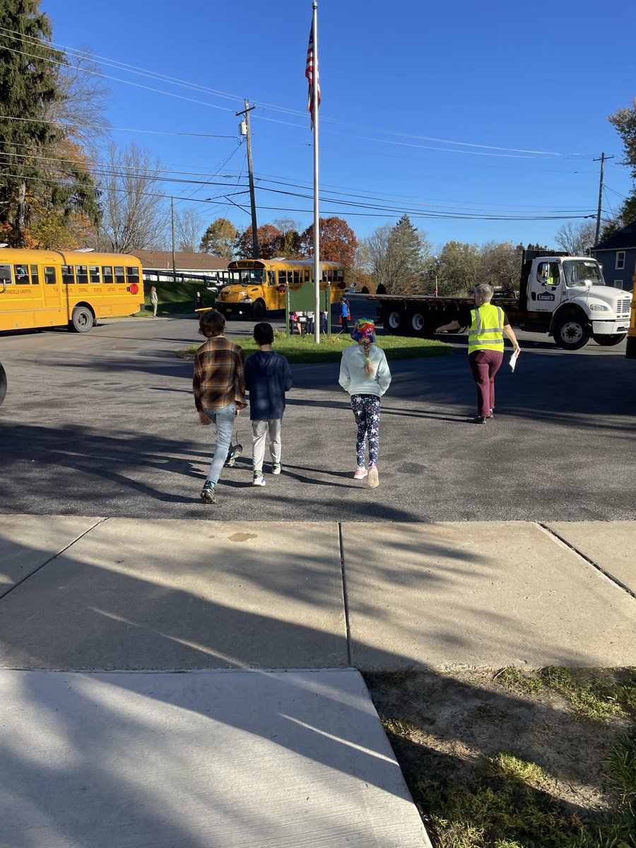 brookeadams_ces's tweet photo. Thank you to our awesome Transportation Department for reviewing Bus Safety with our students! https://t.co/b7KdR0d2eX