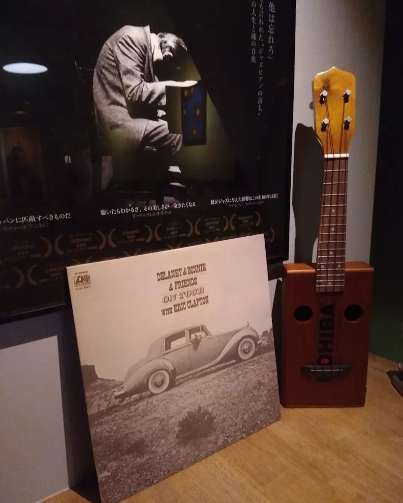 FARCRYII's tweet photo. 本日ノンジャンル・デーは、サザンロックを流していきます。学生の頃、はまっていました。
#jazzbar FARCRYⅡ #bar #jazz #jazzbar #雲雀丘花屋敷 #川西バー #宝塚バー #兵庫県バー #バー #ジャズ #ジャズバー #完全禁煙 #EricDolfy #LPレコード https://t.co/DV2057A0OC https://t.co/ezB4na3wZU