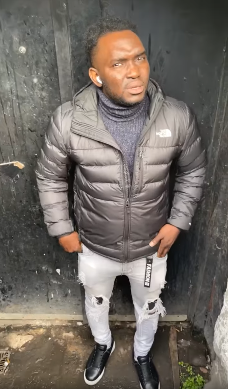 daveatherton's tweet photo. Meet Jay who travelled from Edinburgh to Leeds to meet what he thought was a 13 year year old child. 

He has asked her to self abuse, by putting in 2 fingers as deep as possible. He said sex will hurt but will use lubrication.

When she refused to send "boob pics" he got angry. https://t.co/LTsv4BkPck