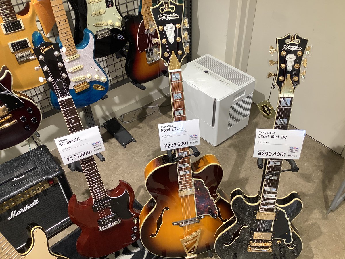 shima_nikotama's tweet photo. 【新入荷‼︎!】
ミドルクラスのエレキギターが大量入荷しました!
#Dangelico #GibsonSG #FenderVintera #リッチーコッツェン https://t.co/nYNPO7tzFL