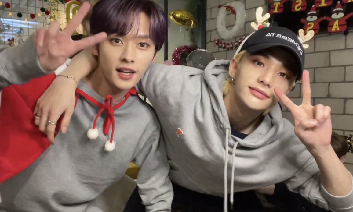 Jinnie0Hwangofc's tweet photo. Feliz aniversario amor, aproveite bem o seu diaaaa ^-^ 🐇🐰💜  obrigado por existir na minha vida.

#leeknowday 
#LEEKNOW 
#Straykids 
#leeknowday 
#LeeKnowIsCute 
@Stray_Kids https://t.co/iM7oIZtMwI