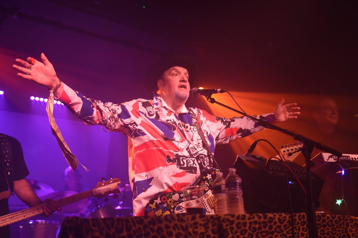 Steve Hampson tweet media